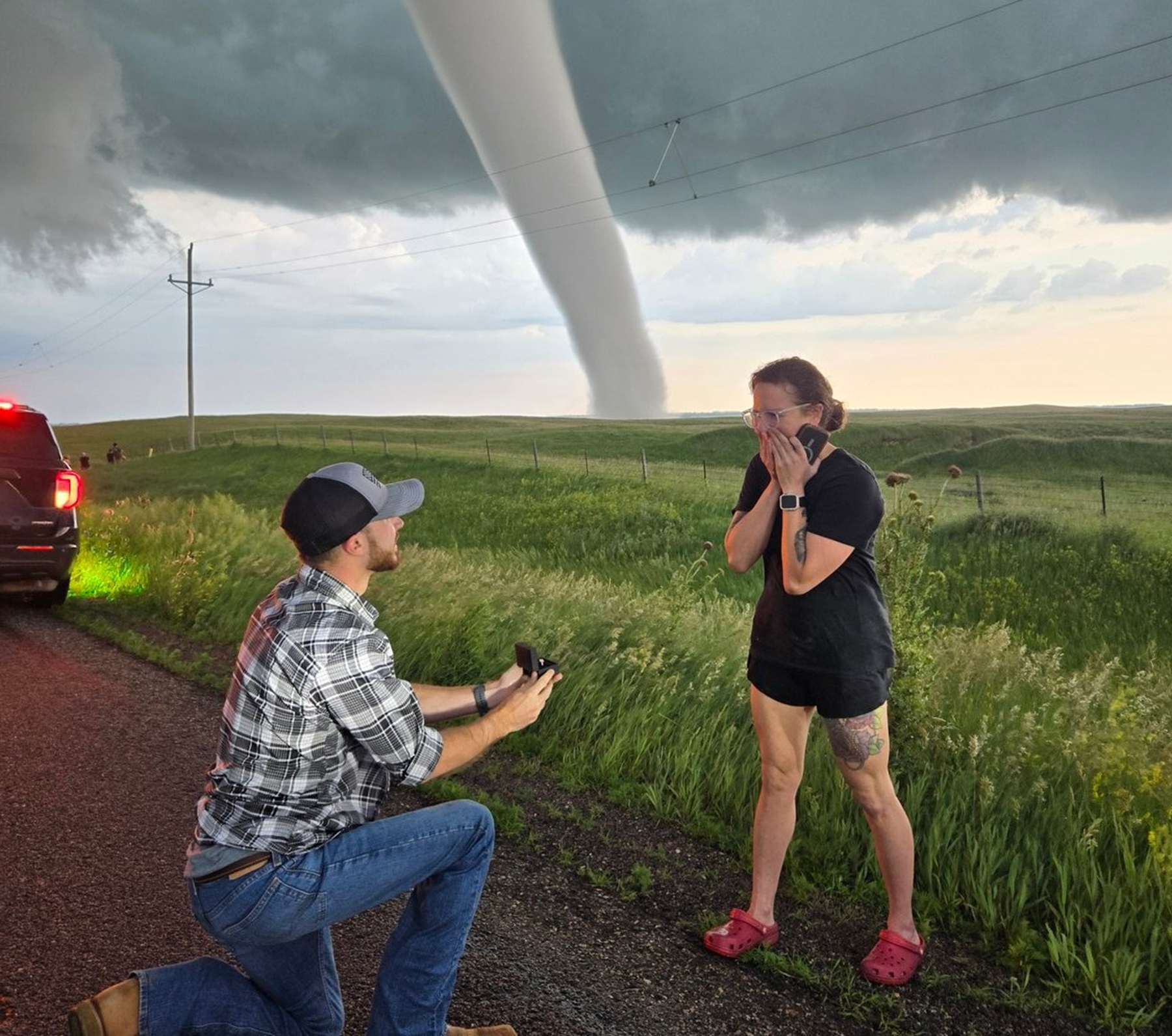 La demande en mariage du chasseur de tornades à sa petite amie. © Brandon Copic